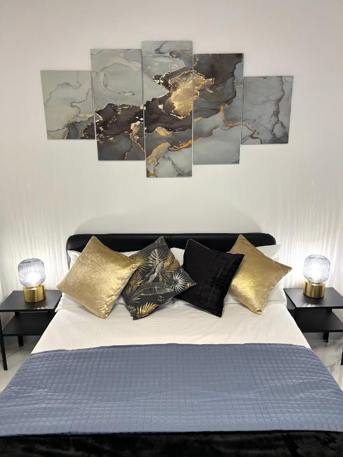 Fellini Suites Lungomare Near The Sea カターニア エクステリア 写真